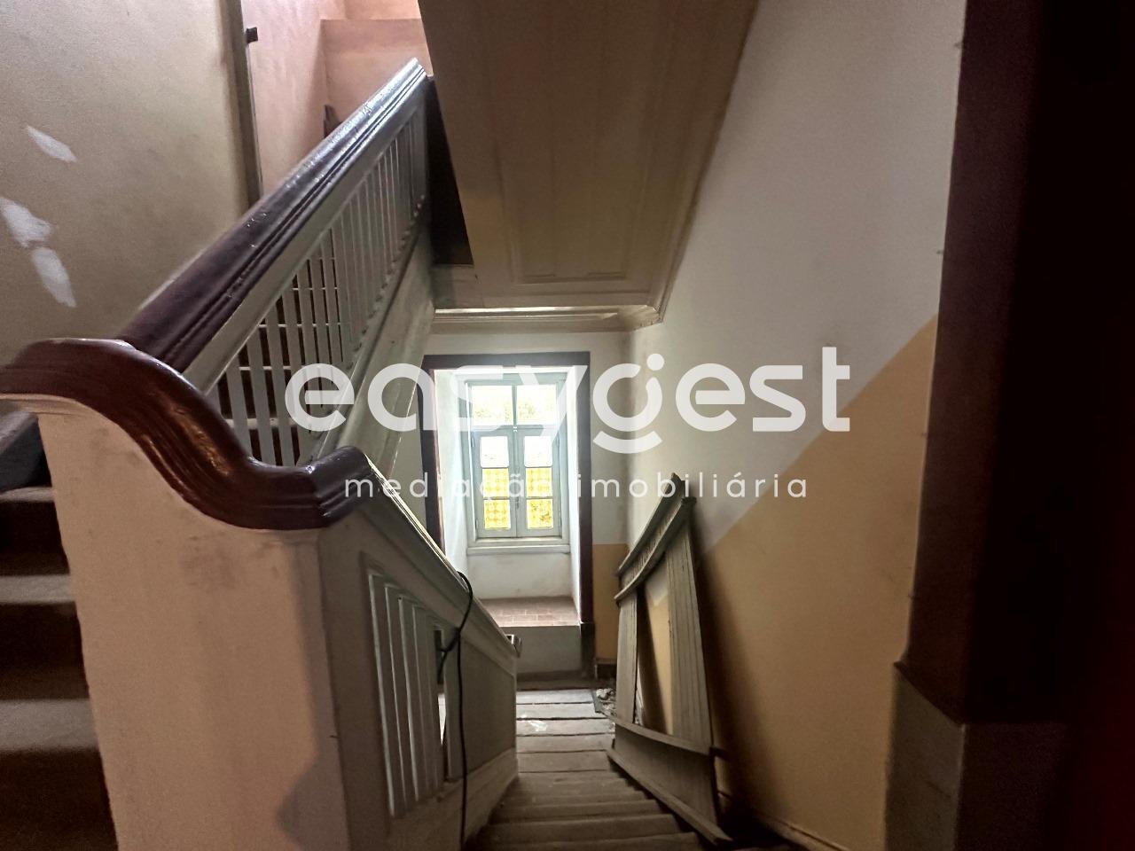 464m² Building in Coimbra, Portugal No. 163892