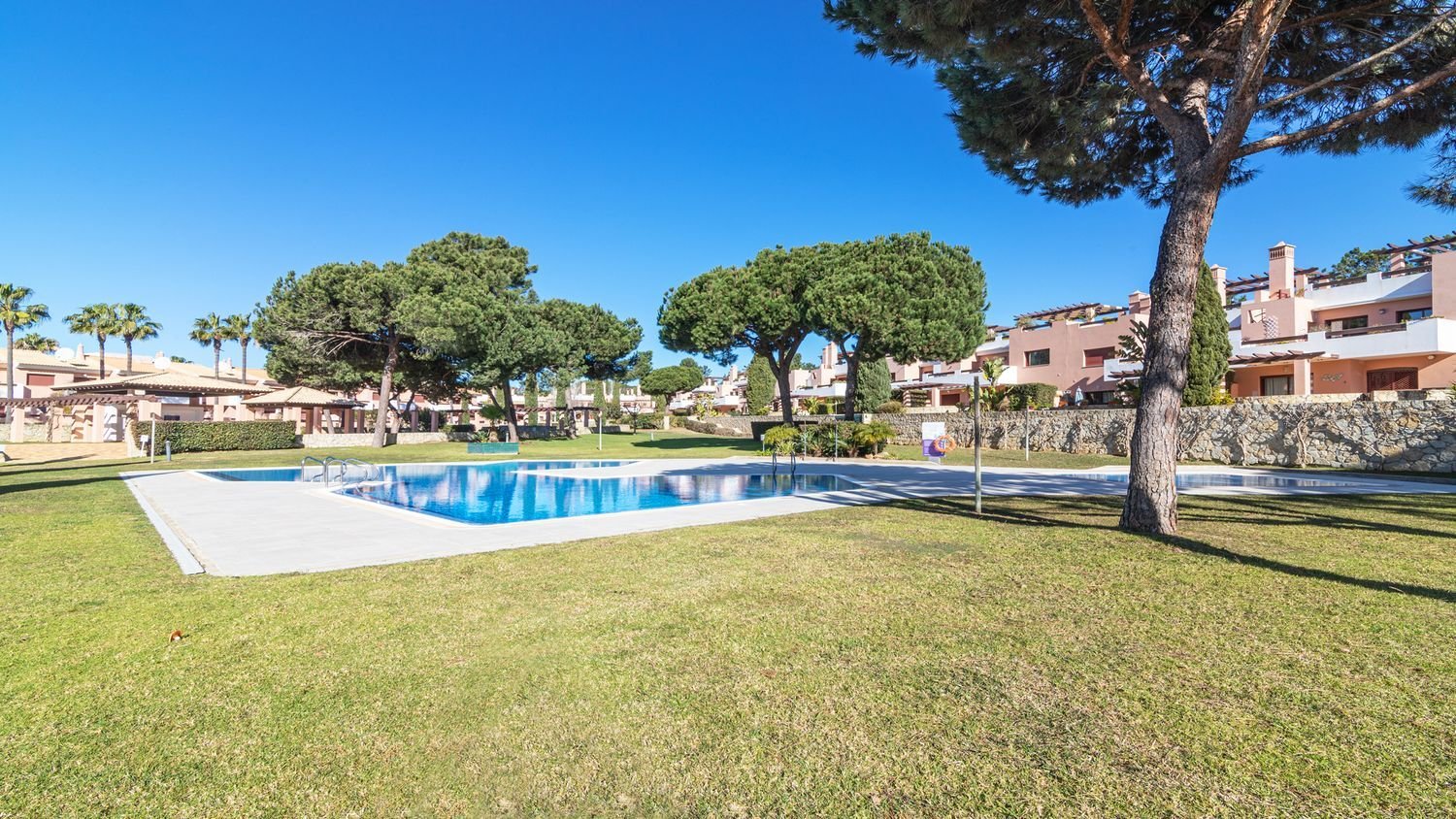 4 bedrooms House in Quarteira, Portugal No. 222478