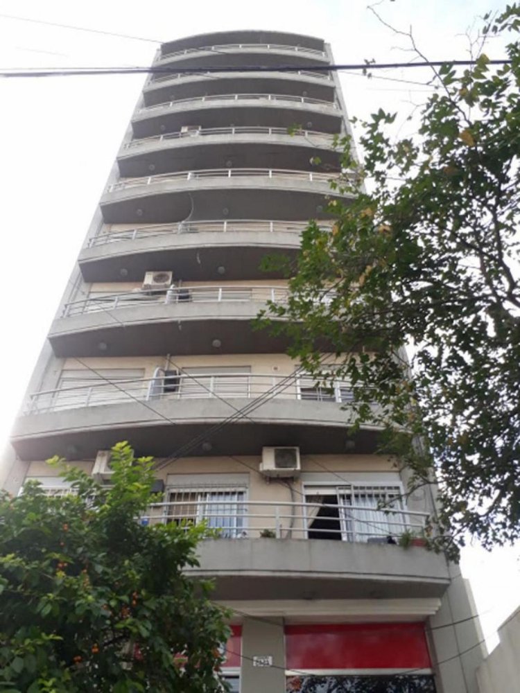 2 bedrooms Land in Tres de Febrero, Argentina No. 44114