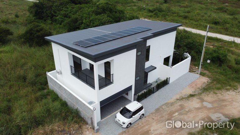 4 bedrooms House for sale in Pattaya, Chonburi, Eastern Thailand, Thailand № 70675