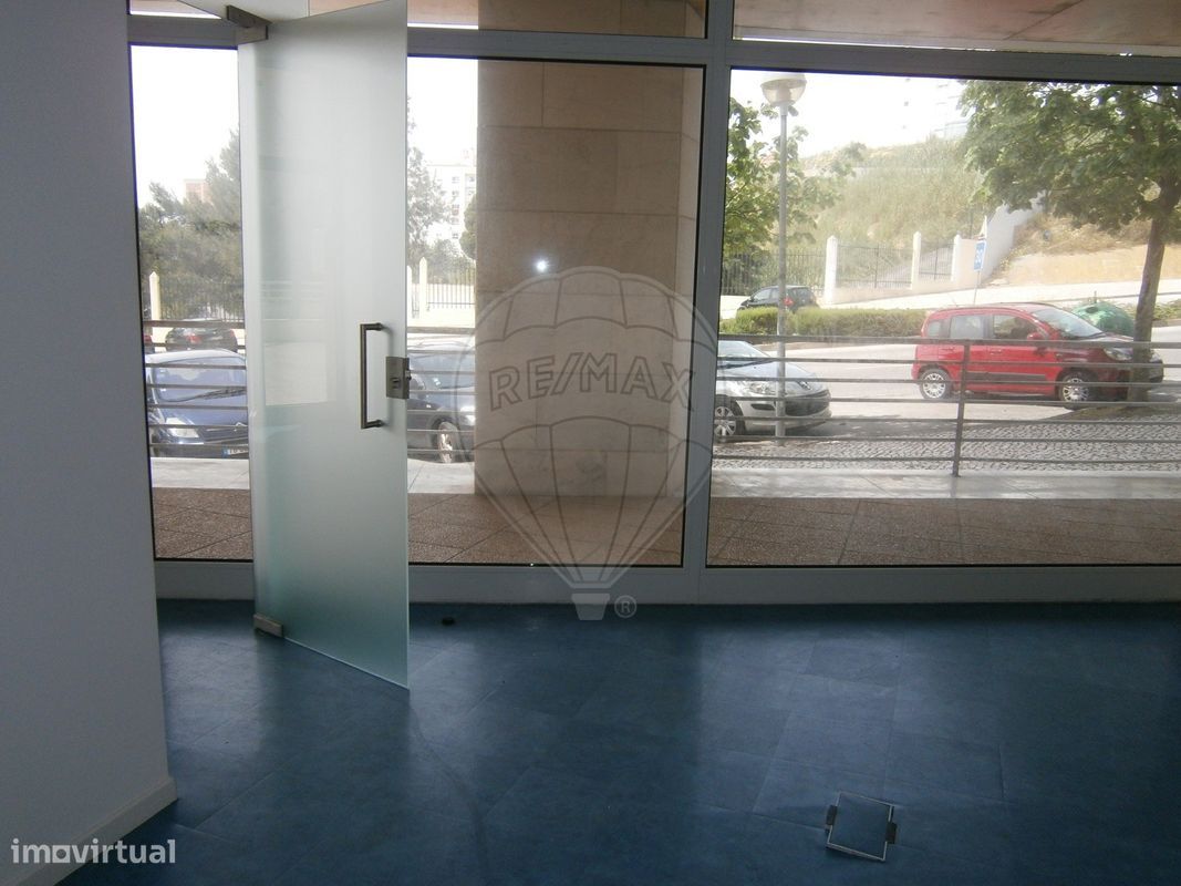 85m² Commercial property in Lisbon, Portugal No. 65786