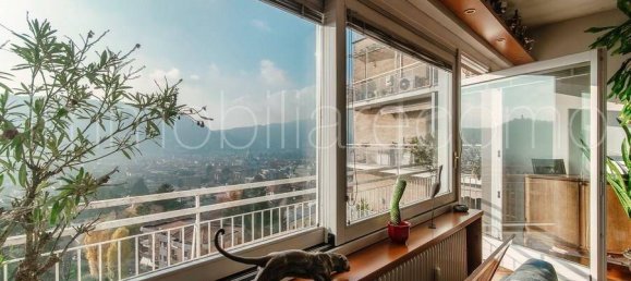 Apartamento de 3 dormitorios en Como, Italy No. 274591 6
