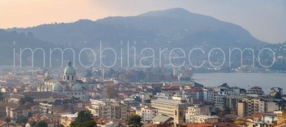 Apartamento de 3 dormitorios en Como, Italy No. 274591 3