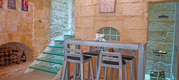 2 bedrooms House in Birgu, Malta No. 11074 3