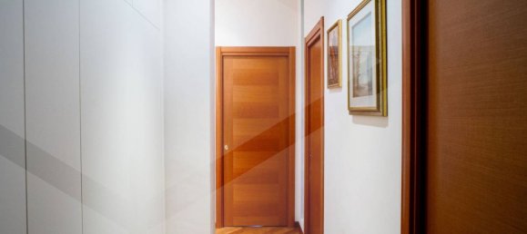 3 rooms Apartment in Bari, Italy No. 227627 14