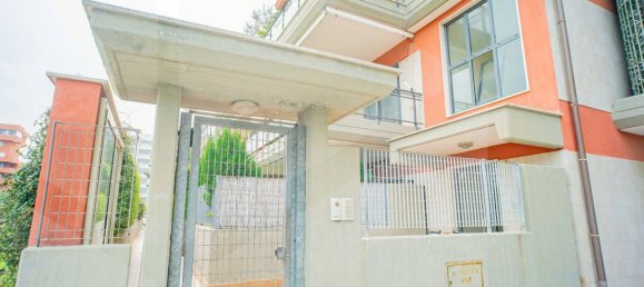 3 rooms Apartment in Bari, Italy No. 227627 33