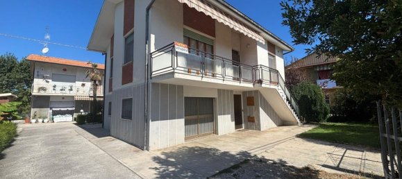 5 bedrooms Apartment in Mondolfo, Italy No. 320224 12