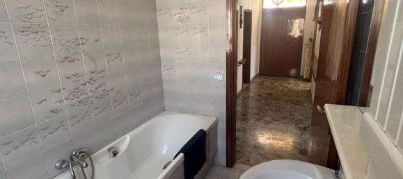 5 bedrooms Apartment in Mondolfo, Italy No. 320224 2