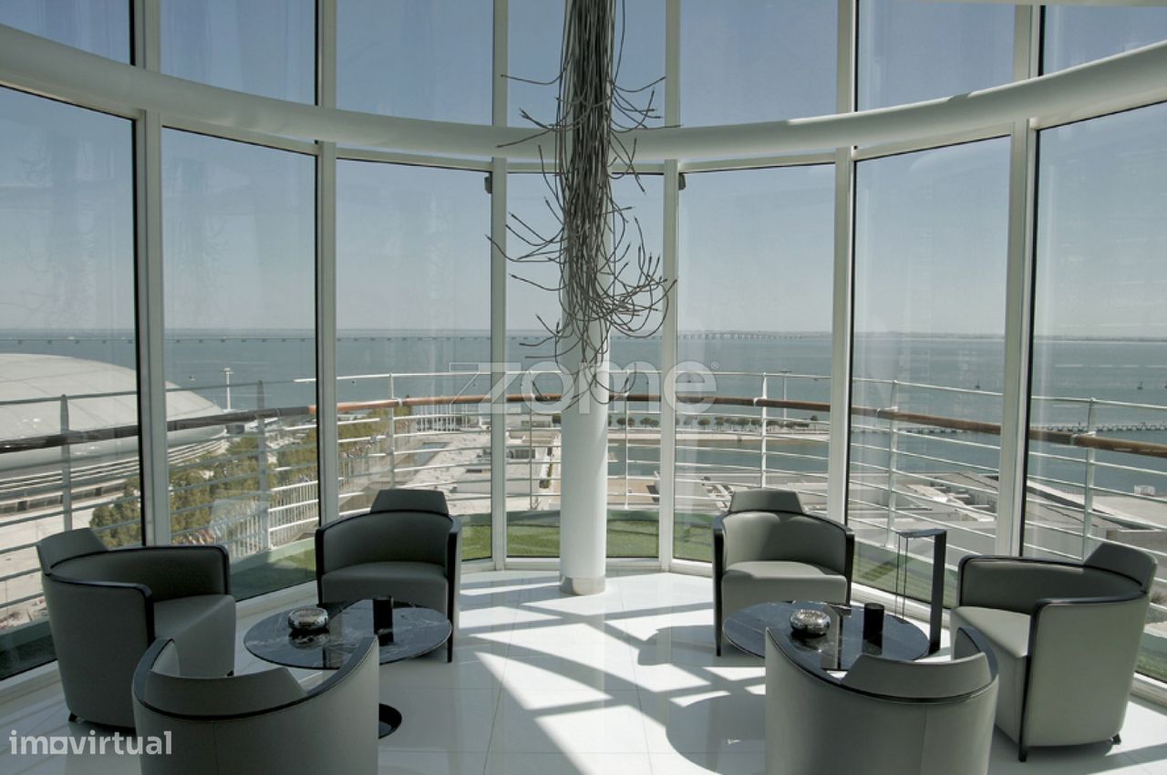 Дуплекс с 4 спальнями в Лиссабон, Португалия № 73720