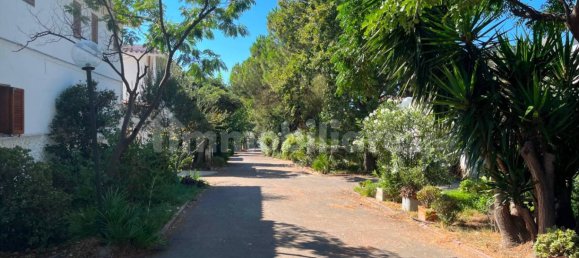 2 غرف نوم فيلا في Quartu Sant'Elena, Italy رقم 270098 38