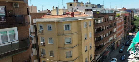 Apartamento de 3 dormitorios en Madrid, Spain No. 177947 24