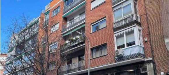 Apartamento de 3 dormitorios en Madrid, Spain No. 177947 25