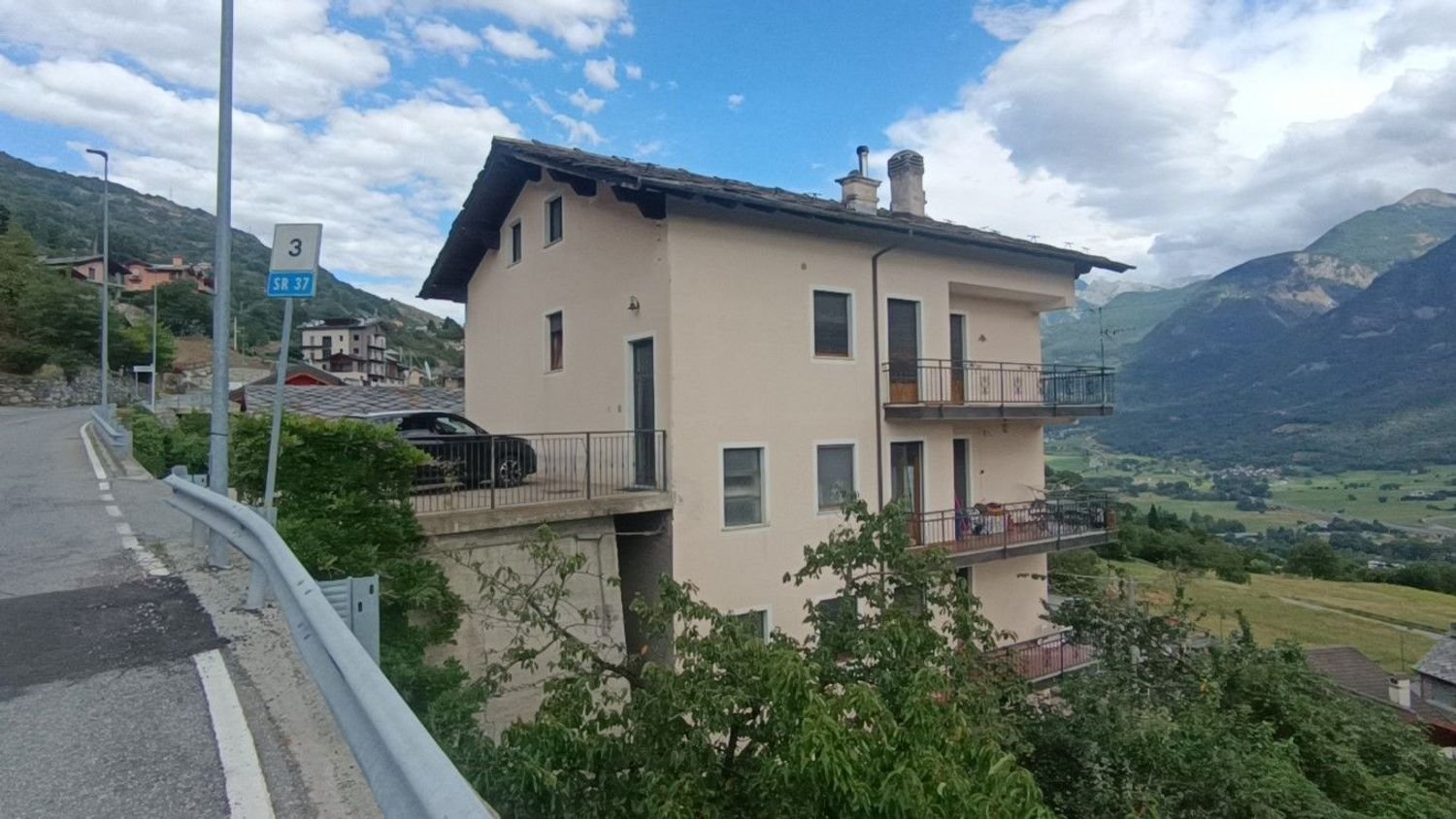 5 rooms Apartment in Quart, Italy No. 309757