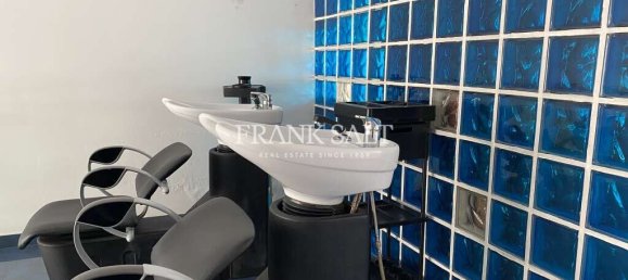 Laden in Naxxar, Malta, Nr. 13203 3