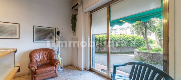 3 rooms Commercial property in Rome, Italy No. 10641 11