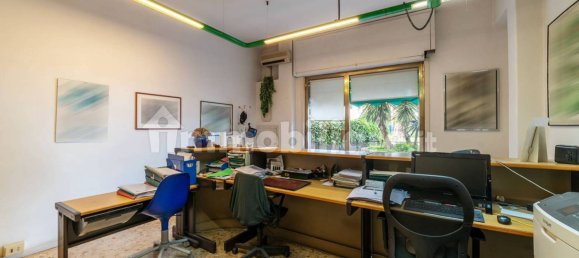 3 rooms Commercial property in Rome, Italy No. 10641 14