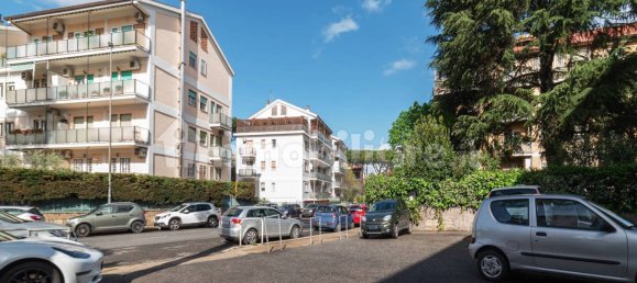 3 rooms Commercial property in Rome, Italy No. 10641 6