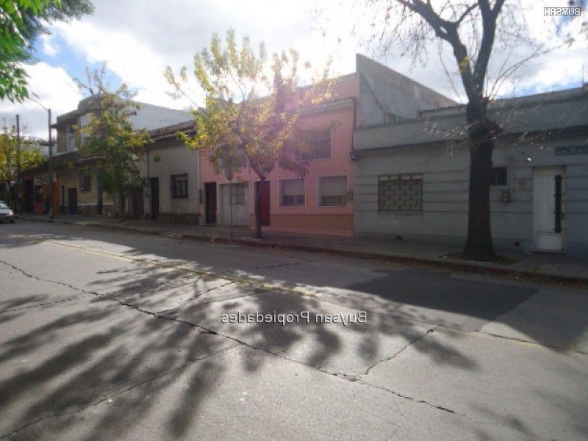 5 bedrooms House in Montevideo, Uruguay No. 12086