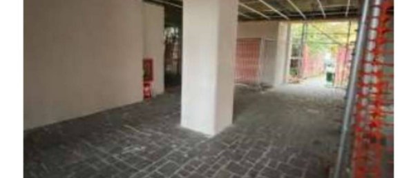 5 bedrooms Apartment in Opera, Italy No. 358031 4