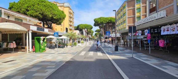 Пентхаус с 2 спальнями в Комаккьо, Италия № 370978 28