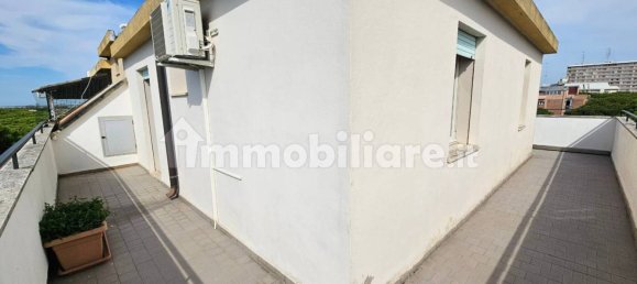 Пентхаус с 2 спальнями в Комаккьо, Италия № 370978 19