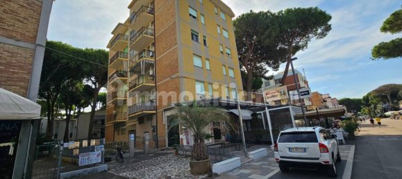 Пентхаус с 2 спальнями в Комаккьо, Италия № 370978 27