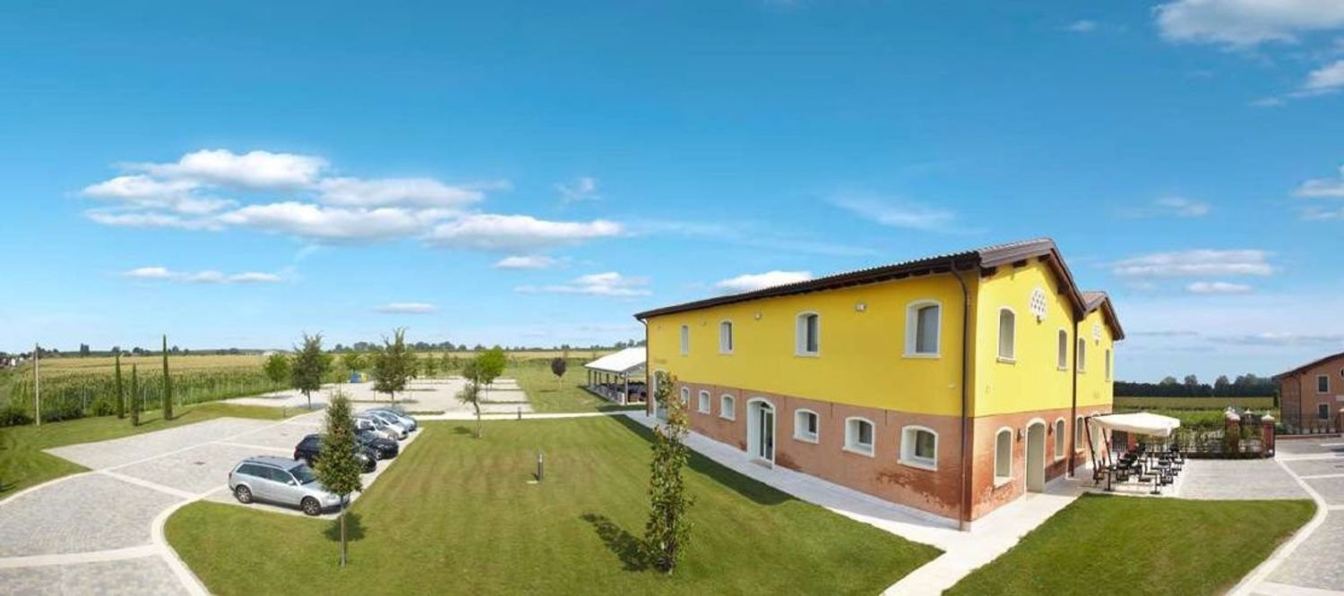  عقار تجاري في Bastiglia, Italy 1300متر مربع رقم 145738