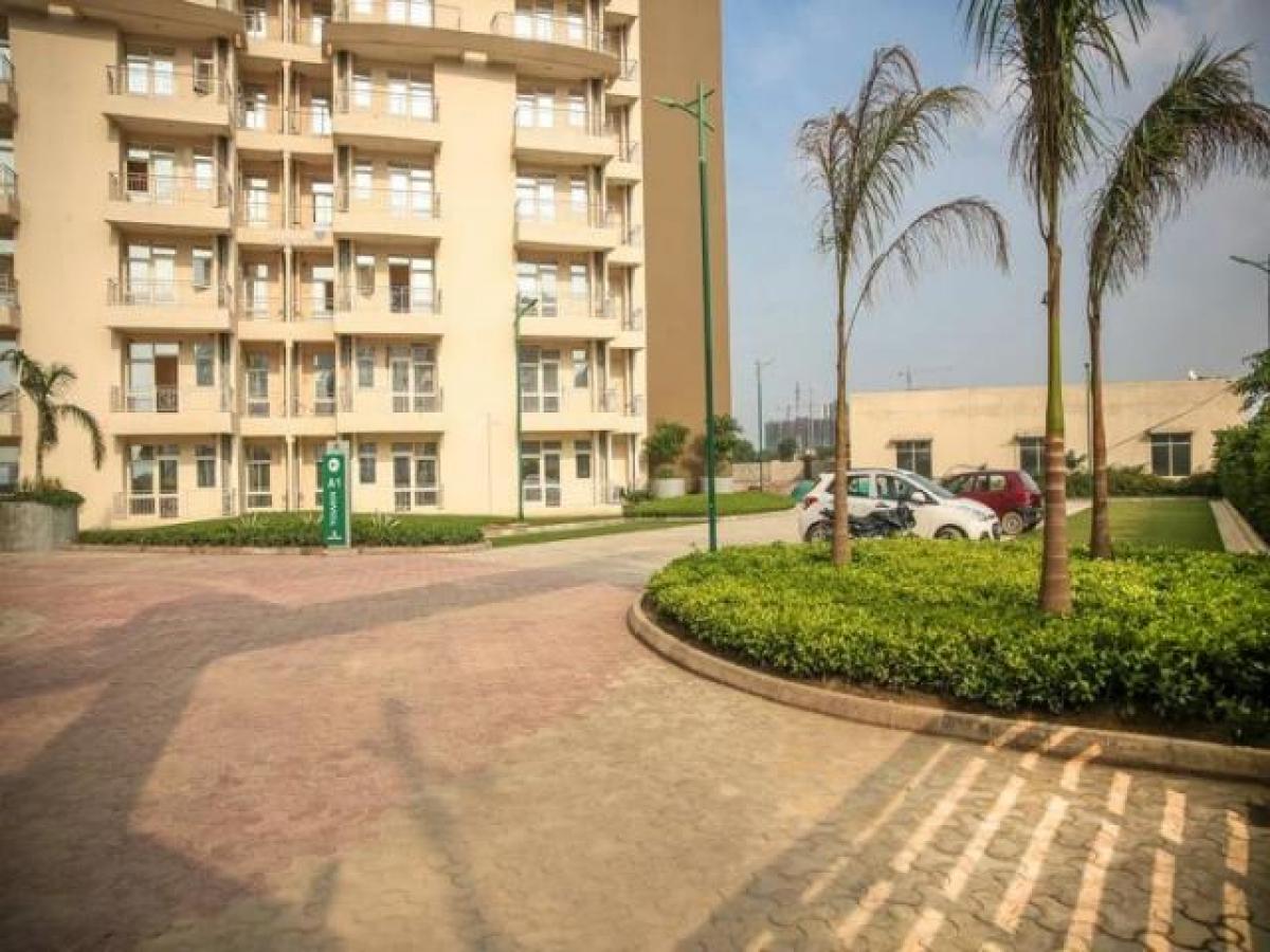 Дом с 2 спальнями в Нойда, Индия № 66580