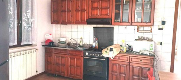 5 rooms Apartment in San Benedetto Po, Italy No. 108376 2