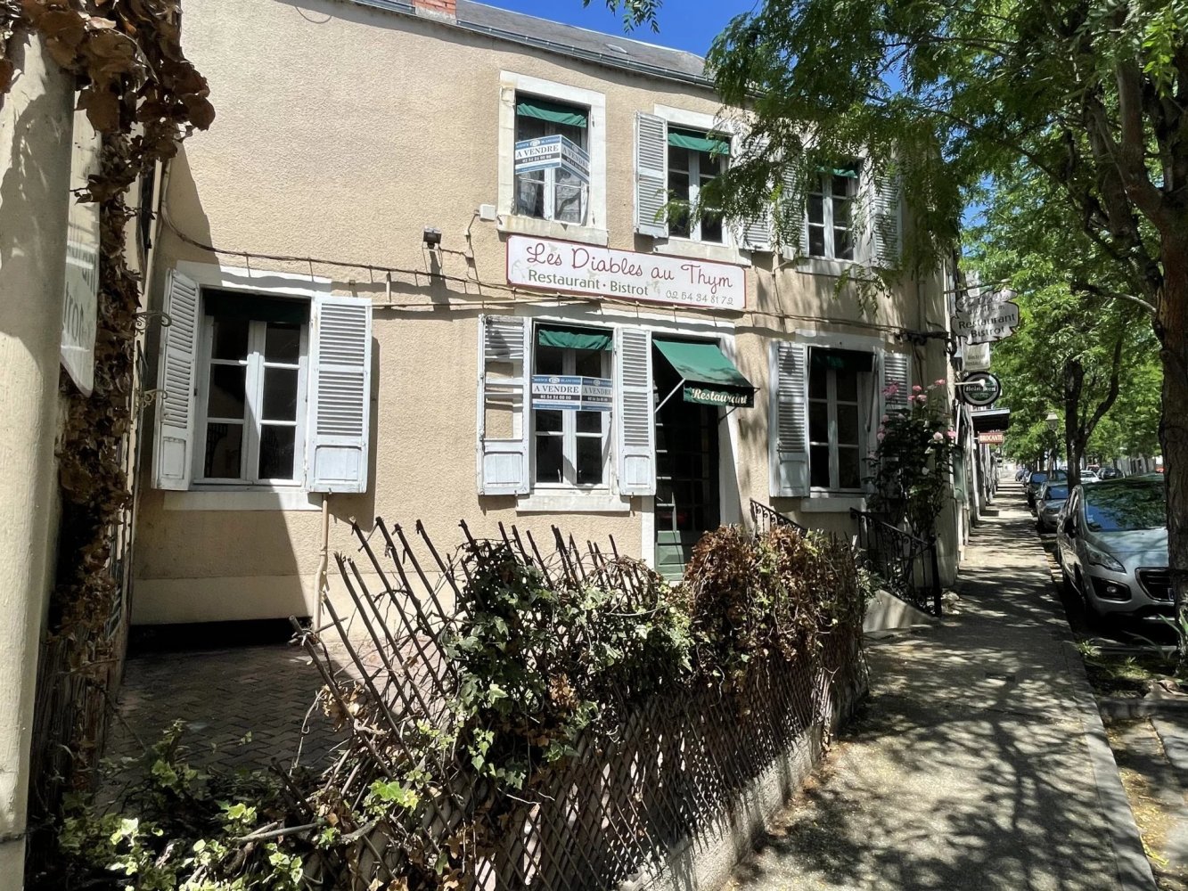 Edificio de 6 dormitorios en Argenton-sur-Creuse, France No. 90393