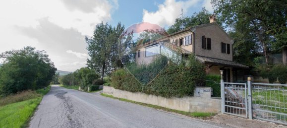 6 rooms House in Ostra Vetere, Italy No. 5674 7