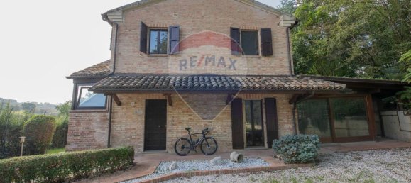 6 rooms House in Ostra Vetere, Italy No. 5674 9