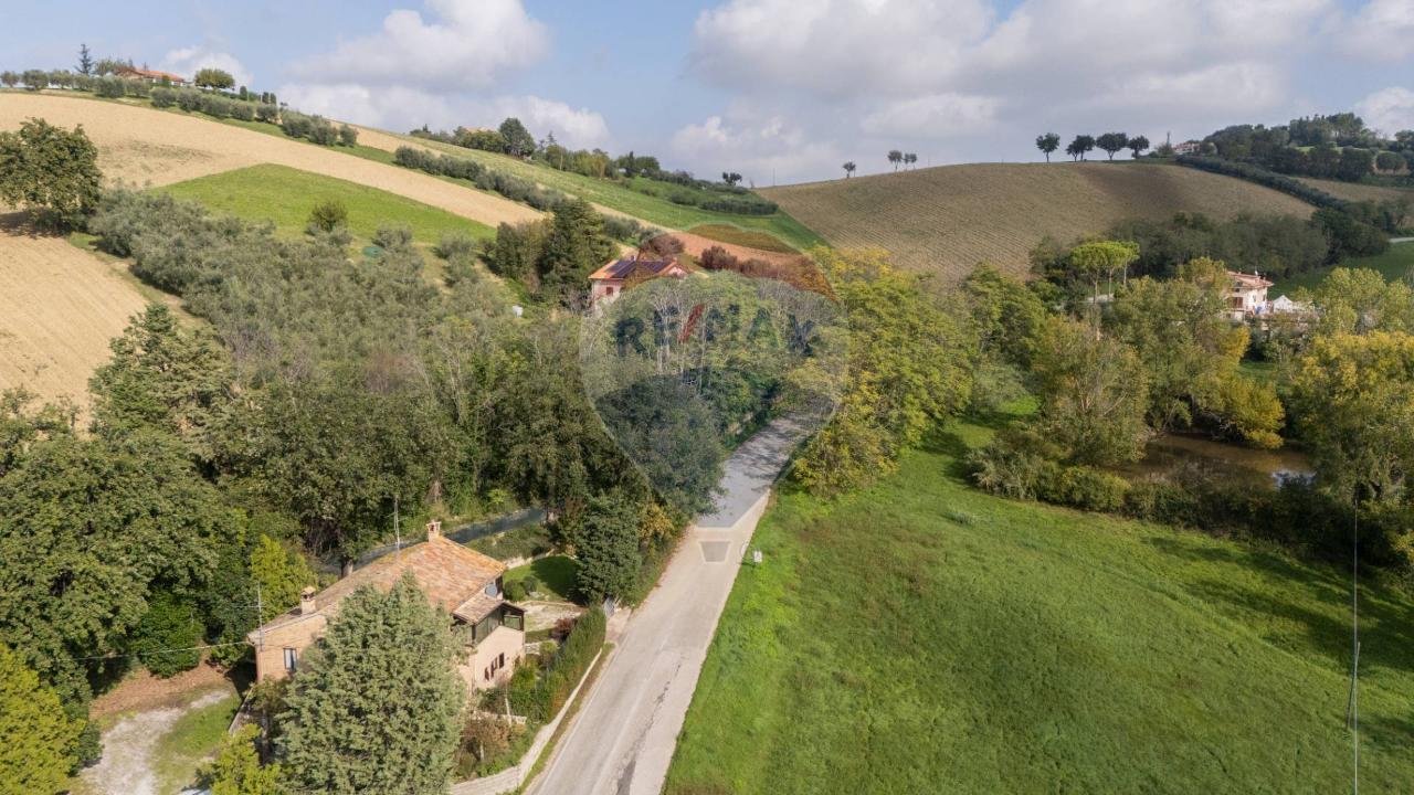 6 rooms House in Ostra Vetere, Italy No. 5674