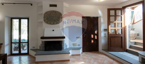 6 rooms House in Ostra Vetere, Italy No. 5674 26