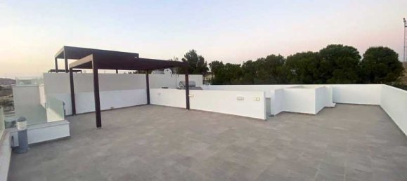 4 bedrooms Commercial property in Pyla, Cyprus No. 84993 5