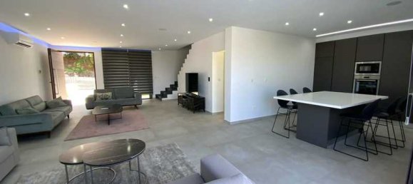 4 bedrooms Commercial property in Pyla, Cyprus No. 84993 3