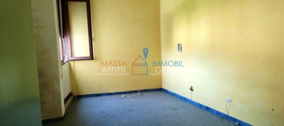 5-salle Appartement à Massa, Italy No. 192971 2