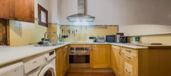 2 Schlafzimmer Wohnung in Ciutat Vella, Spain, Nr. 28224 3