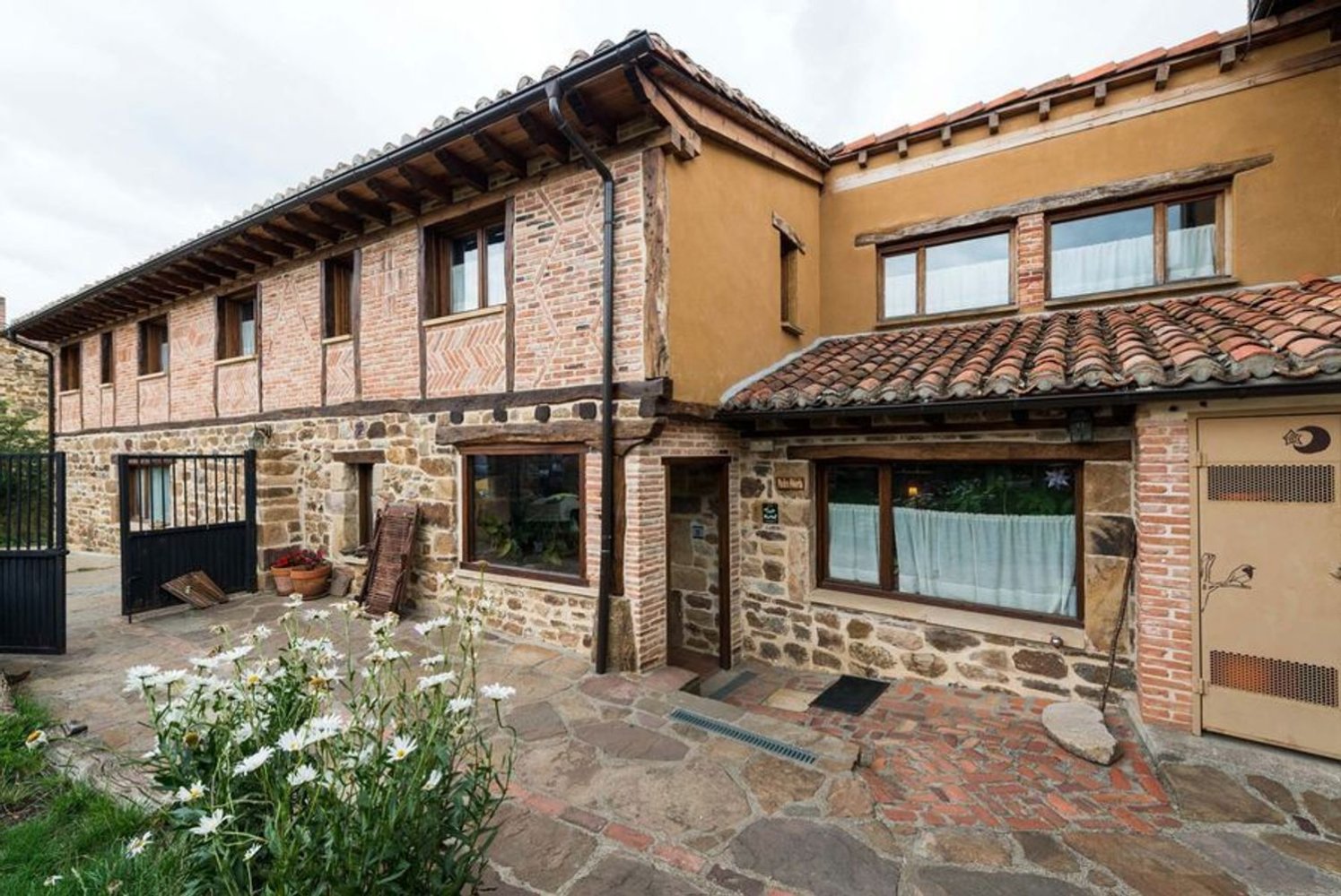 11 bedrooms House in Aguilar de Campoo, Spain No. 116802