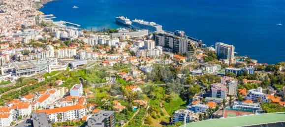 125m² Commercial property in Funchal, Portugal No. 78795 8