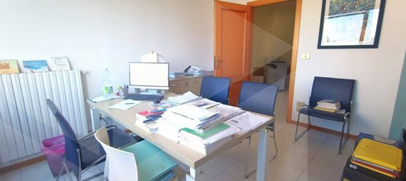 4 rooms Building in Montesilvano, Italy No. 17292 5