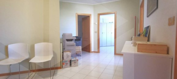 4 rooms Building in Montesilvano, Italy No. 17292 10