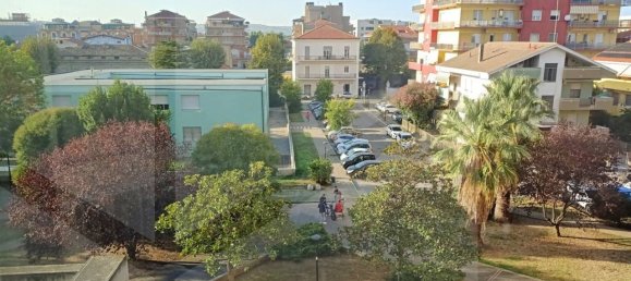 4 rooms Building in Montesilvano, Italy No. 17292 11