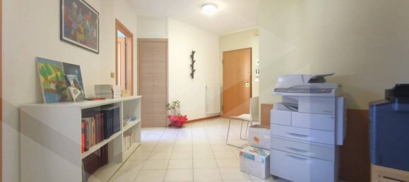 4 rooms Building in Montesilvano, Italy No. 17292 3
