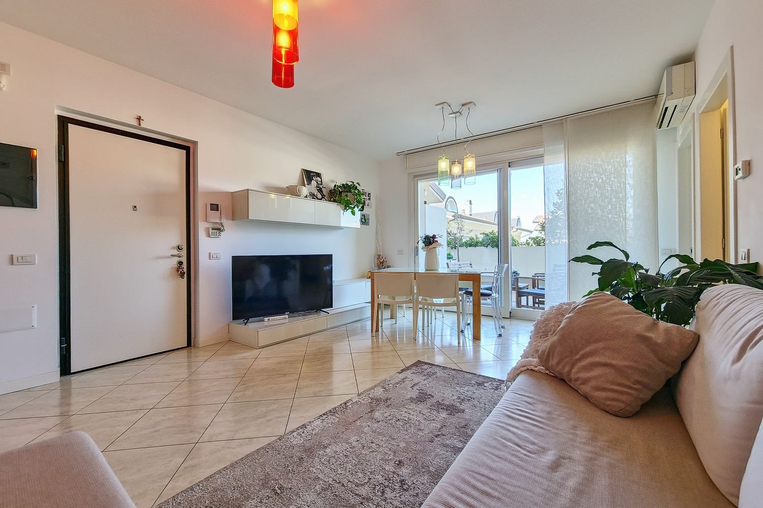 Дуплекс с 4 комнатами в Чернуско суль Навильо, Италия № 167412