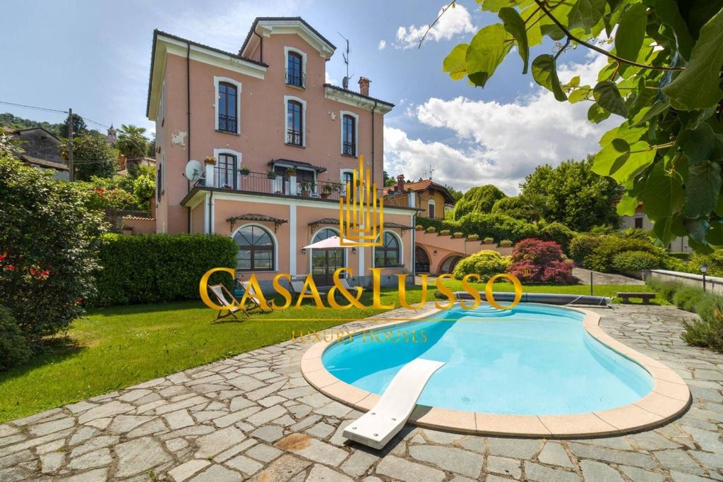 5 bedrooms Apartment in Stresa, Italy No. 366098