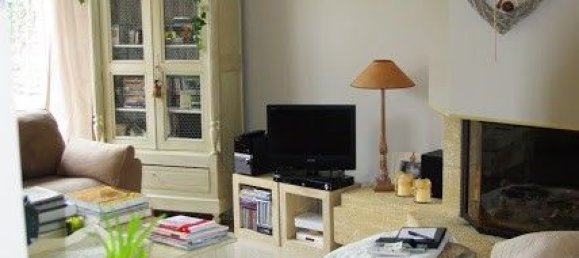 5 bedrooms House in Maule, France No. 169667 6