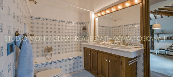 5 bedrooms House in Greve in Chianti, Italy No. 190160 25