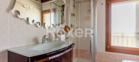 3-salle Appartement à Rovigo, Italy No. 275447 13