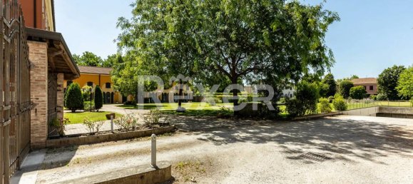 3-salle Appartement à Rovigo, Italy No. 275447 16